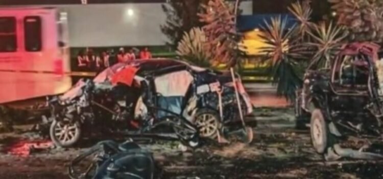 Tres personas sin vida y tres heridos en un choque frontal en Querétaro