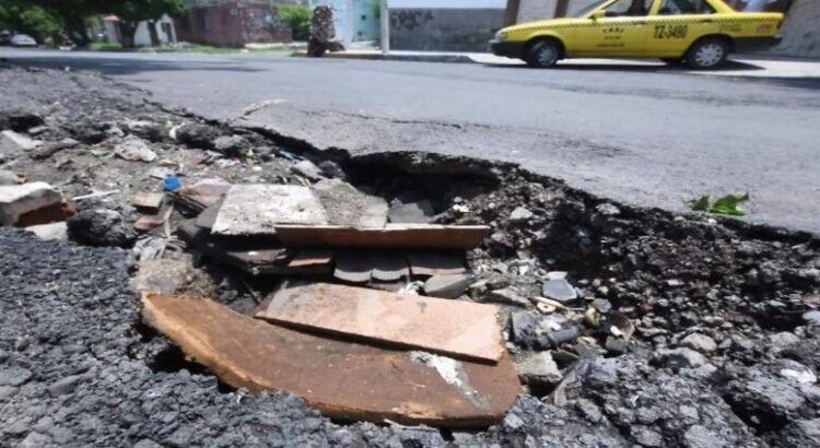 Se reportan 40 baches diarios en la capital queretana