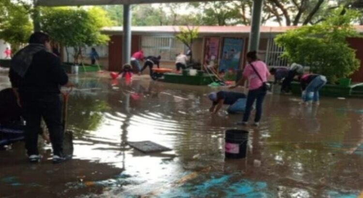 Dan la actualización de las afectaciones en las escuelas de la Sierra después de las lluvias Dan la actualización de las afectaciones en las escuelas de la Sierra después de las lluvias
