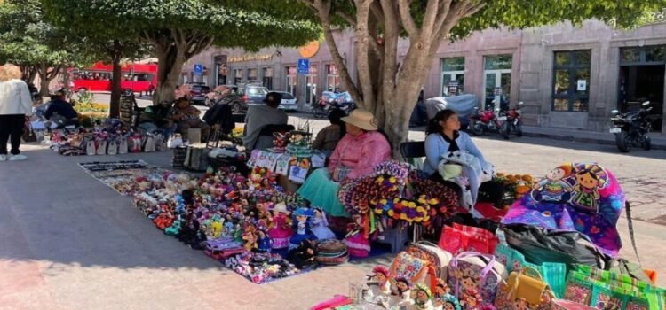 La tensión entre comerciantes ambulantes por las restricciones en el Centro Histórico