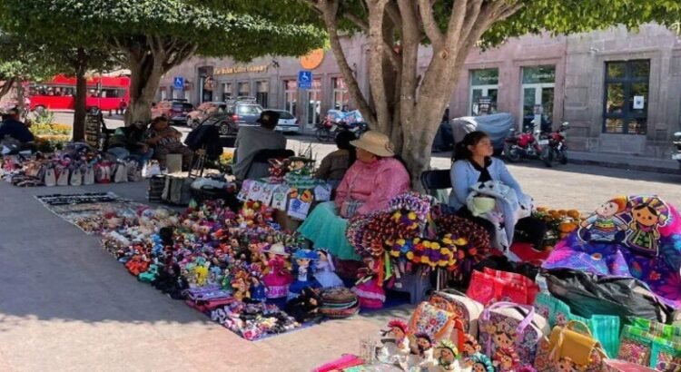La tensión entre comerciantes ambulantes por las restricciones en el Centro Histórico La tensión entre comerciantes ambulantes por las restricciones en el Centro Histórico