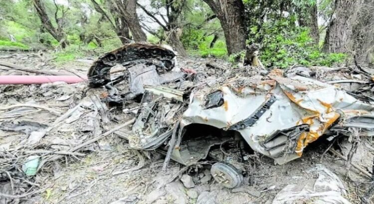 Es localizado un vehículo en canal del Parque Querétaro 2000 Es localizado un vehículo en canal del Parque Querétaro 2000