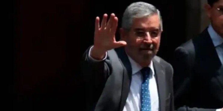 Solicita licencia el Secretario de Relaciones Exteriores