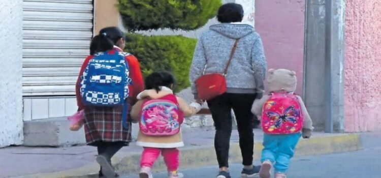 Las escuelas vespertinas aplicarán horario invernal por primera vez en el estado de Querétaro