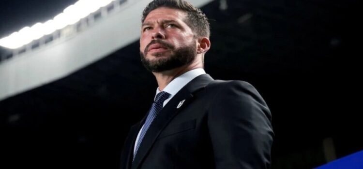 El director técnico Benjamín Mora es despedido como técnico del club Querétaro