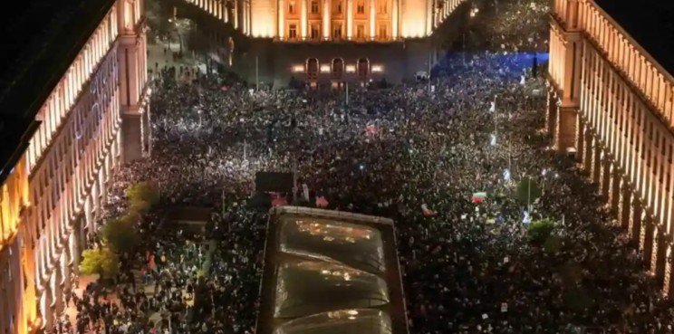 Dimite el Gobierno de Bulgaria Dimite el Gobierno de Bulgaria