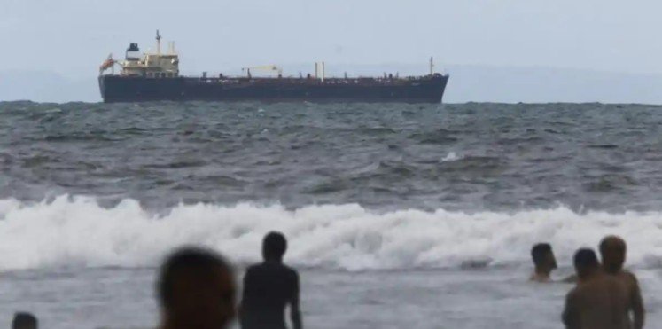Asegura Estados Unidos petrolero con bandera rusa en el Atlántico Norte