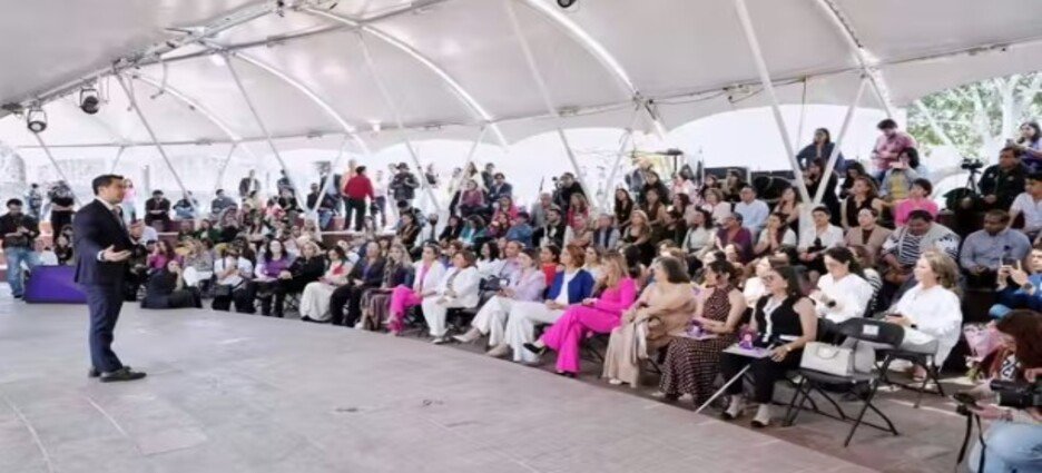 37 mujeres reciben un reconocimiento municipal en el estado de Querétaro